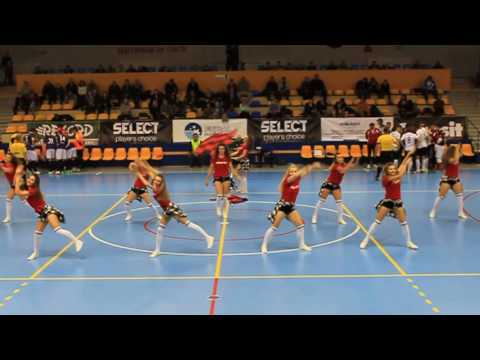 GRUPA POKAZOWA JUST DANCE mecz ekstraklasy futsalu Clearex Chorzów vs. ASZ UG Gdańsk