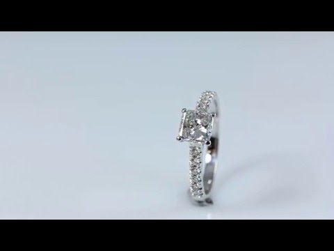 This is SHINY!  1 TCW Diamond Engagment Ring