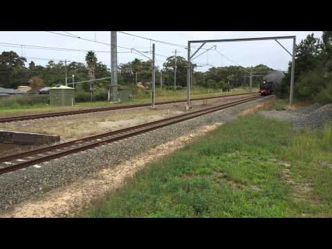 3237 & 3642 to Steamfest 2015 locos passWyee listen to the sounds of steam before the loco's appear