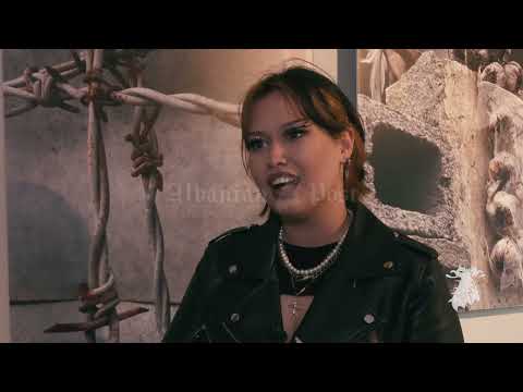 Fotografitë që enden në emocionet e studentëve - @AlbanianPost