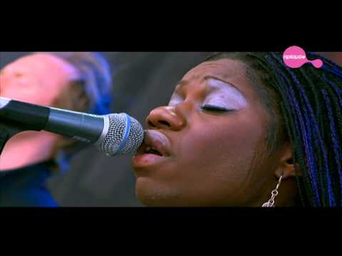 BRYAN FERRY (live Feb 2007) Knockin' On Heaven's Door (HiQ)