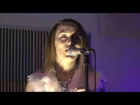 Elle Márjá Eira - minikonsert på norsk generalkonsulat i Murmansk 16.sept 2016