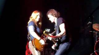 Melissa Etheridge - You must be crazy for me (HMH Amsterdam Feb 23 2012)