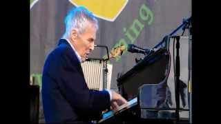 Burt Bacharach - That's What Friends Are For (Glastonbury 2015)