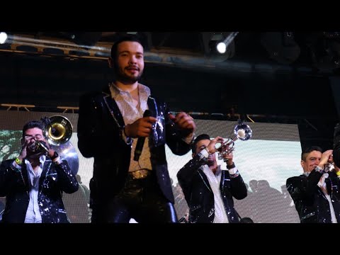 Banda los Sebastianes con Sebastián yatra ( En vivo ) - Un Año