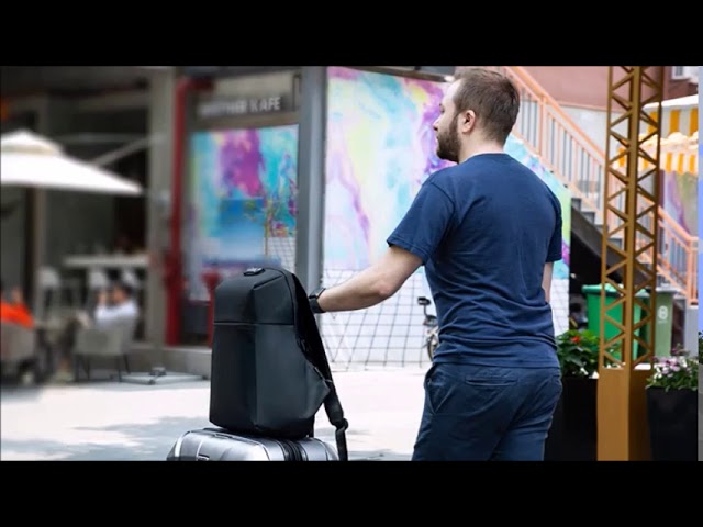Vídeo relacionado con PUSLOM Mochila Hombre Grande, Impermeable Mochila para ordenadores portátiles de 18.4 pulgadas con Puerto USB Antirrobo Bolsa para Negocio Diario Viaje Escolares, Negro