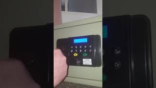 How to open a digital safe when the battery has died