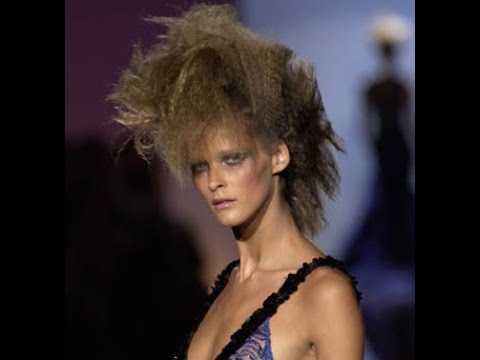 VERSACE ATELIER Fall/Winter 2001-02 Paris | Full Show