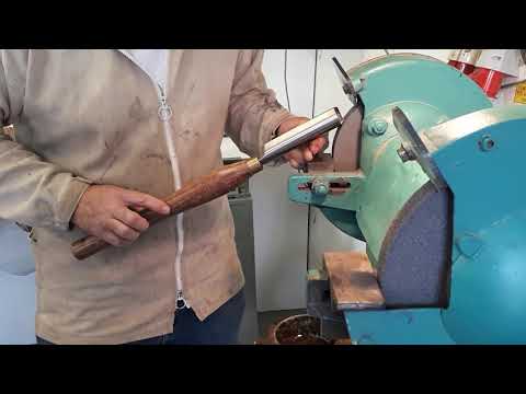 (No 5) Sharpening the Spindle Roughing gouge free hand.