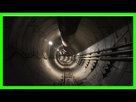 イーロン・マスクがロサンゼルスの地下トンネルを見せる