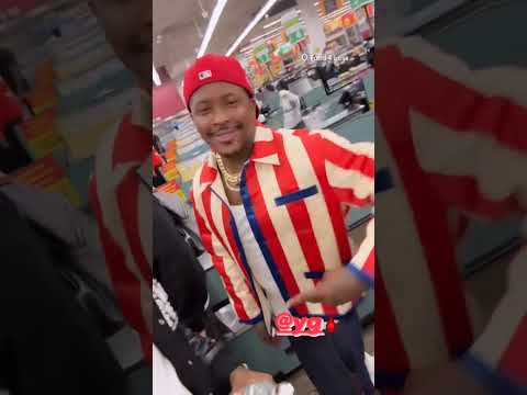 Compton rappers YG , saweetie  , Kendrick Lamar and hittaj3tml outside ( July 4th , 💙💙💙💙💯💯💯🔥🔥 )