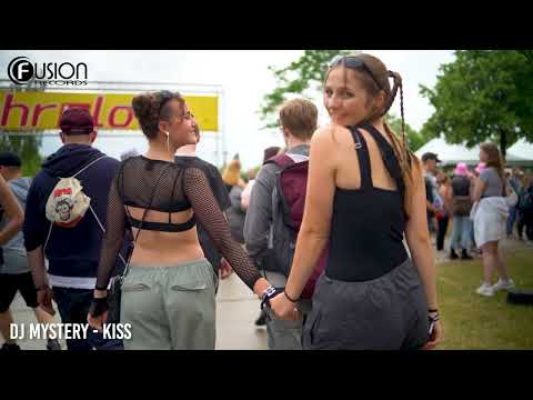 DJ Mystery - Kiss (Festival Footage)