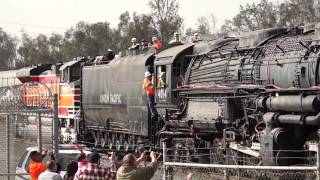 preview picture of video 'Union Pacific Big Boy #4014 Enters Colton, CA January 2014'