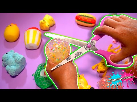 Abriendo pelotas antiestrés para hacer Slime - Supermanualidades