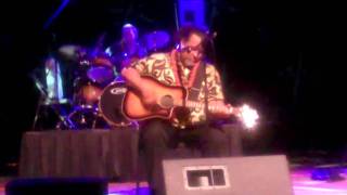 Willie K Concert- O Holy Night