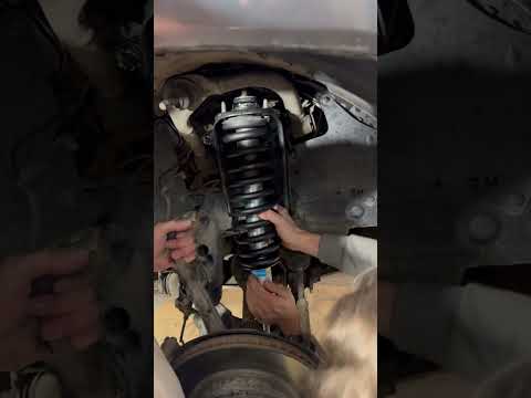 Tacoma gets new Bilstein 5100 shocks and OME 2888 coils