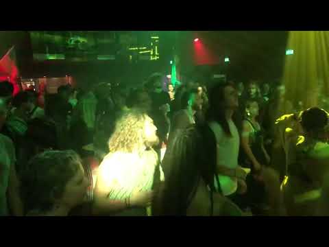 King Shiloh Soundsystem ft black omolo - Run Come Dubwise The Red Gold & Green @ de helling 091022