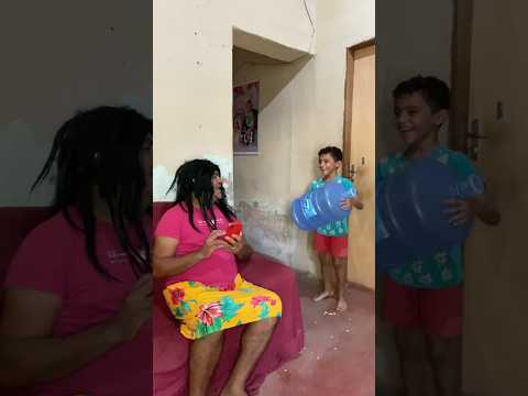 Acabou a água #viral #shortvideo #comedyvideo #comedia #humor #memes #engraçado