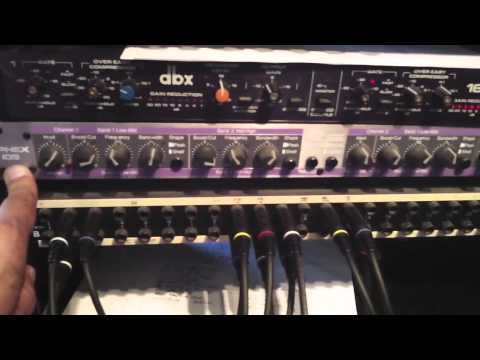 RECORDING BASS SIGNAL CHAIN BY JOEY VERA
