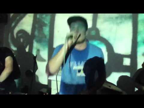 iLLBiLLY HiTEC ft. Longfingah @ TLR Cafe, New Delhi 10.11.11