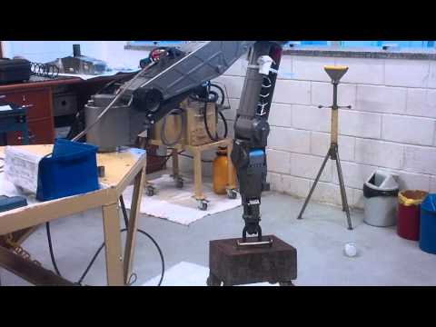 Manipulador Titan 4 levanta peso de 126 kgs