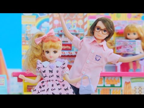 リカちゃんが家族と仲良くお買い物！ショッピングモールはたのしさたくさん♪
