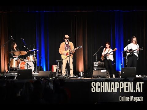 Ernst Molden und das Frauenorchester beim C'est la Mü-Festival