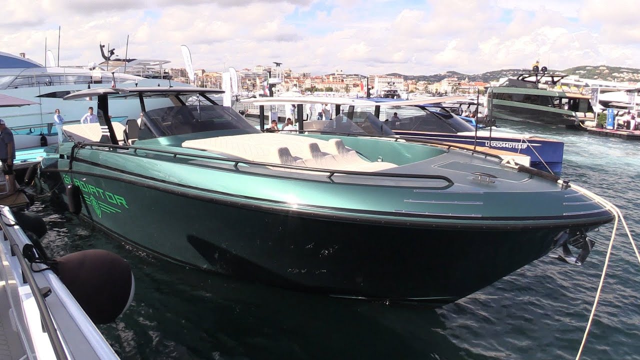 Canados Gladiator 493 Grand | Luxury Yacht