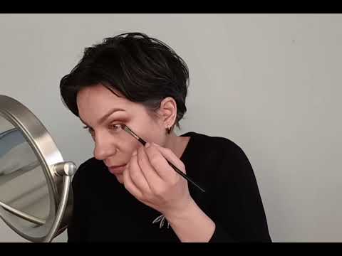 Greitas naujametinis makiažas ✨ Ir sveikinimai sutinkant 2022 m.