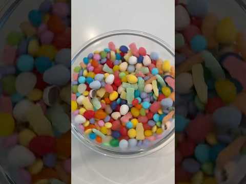 *asmr* candy salad 💚🌸🍫🍭🍬🐣🥚 #asmr  #candy #asmrsounds #aesthetic #satisfying #easter