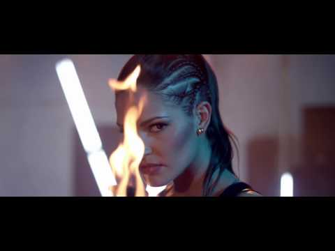 Vessy Boneva  - Razpalvam mikrofonite  - Official remix