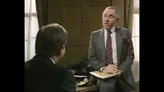 Yes Prime Minister  -  Sir Humphrey shows poll rigging