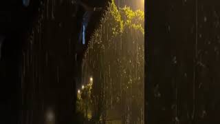 Download lagu Hujan Semakin Deras di Malam Hari #shorts mp3