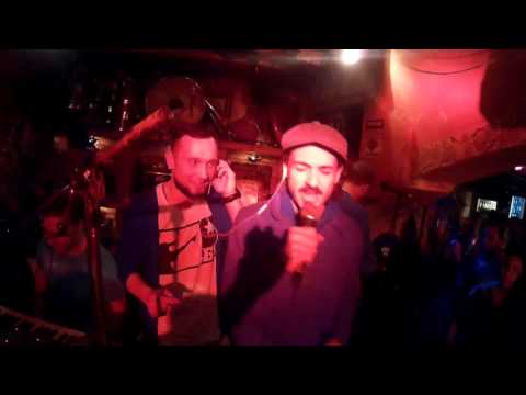 Kiki Brava peva EKV "Krug" sa Džepovi bendom u Čorba kafeu