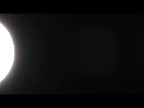 Strange object/light by the Moon 9/21/2018