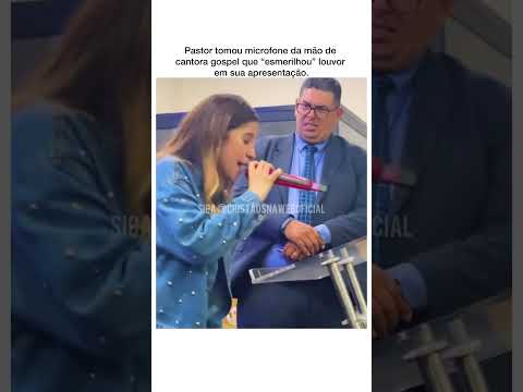 Pastor tomou microfone da mão de cantora gospel que “esmerilhou” louvor em sua apresentação.