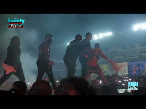 DAVIDO REASSURES CHIOMA AT THE TIMELESS CONCERT 2023