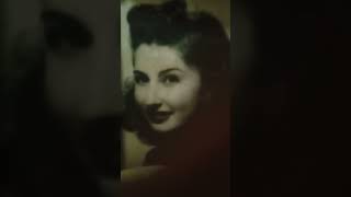 ESTHER MIGUEL.EL CONSORCIO..Mirando al mar....