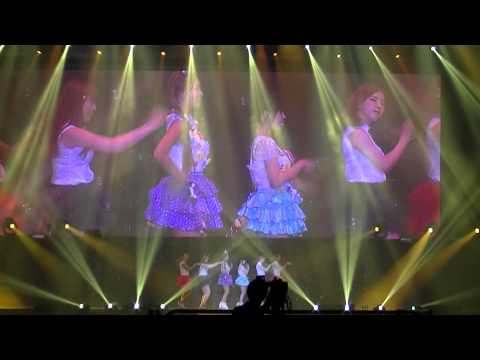 soap bubbles (It's T-ara Time 20130810 Concert in Hong Kong)