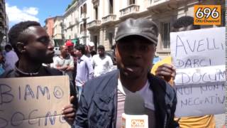 avellino-protesta-degli-immigrati-in-prefettura
