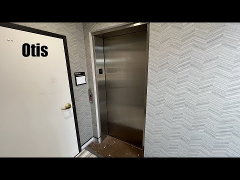 Otis Hydraulic Elevator at 2258 Schuetz in Maryland Heights, MO