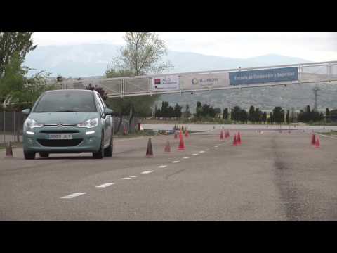 Citroën C3 BlueHDi 100 S&S. Maniobra de esquiva (moose test) y de eslalon | km77.com