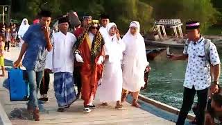 preview picture of video 'Penyambutan kedatangan haji di pulau buano'