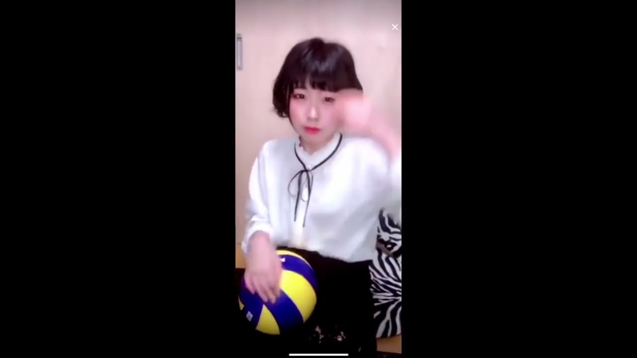 【tiktok】立ち上がるときにM字やん