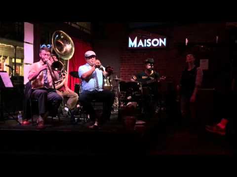 Aurora Nealand and the Royal Roses Ain't Nobody's Business live Maison New Orleans Oct 2015