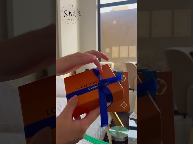 سوارة لويس فيتون جلد LOUIS VUITTON