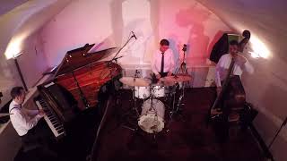 Teach Me Tonight (Erroll Garner) - Chris Conz Trio