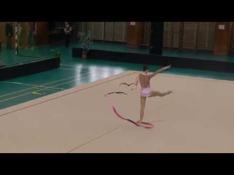 Denisa Kobylková MČR rok 2014 MG - 1. místo- mistryně ČR-míč, stuha, kužele