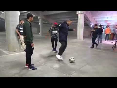 Memphis Depay nutmegging 16-year-old Lyon prospect Rayan Cherki. 😂