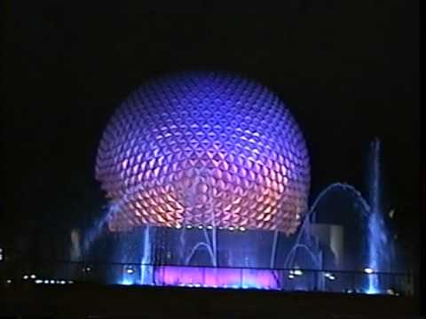 WALT DISNEY WORLD EPCOT CENTER 12/11/95 FOUNTAIN AT CHRISTMAS